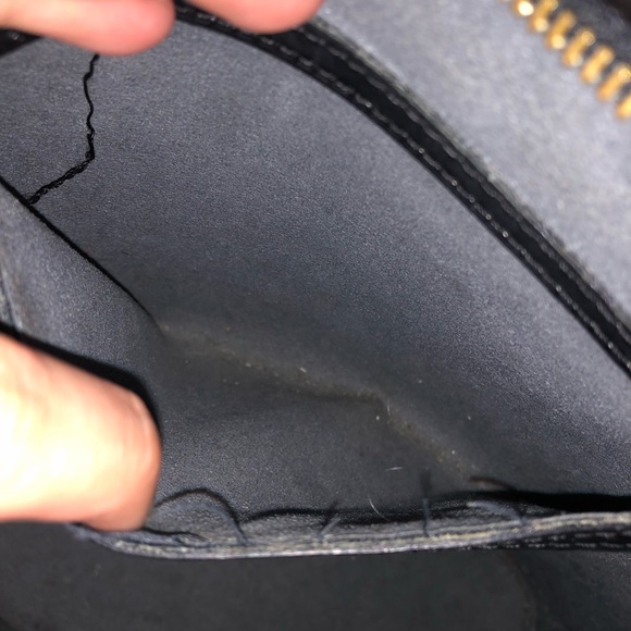 Louis Vuitton Epi Black Leather Shoulder Bag - Picture 11 of 16